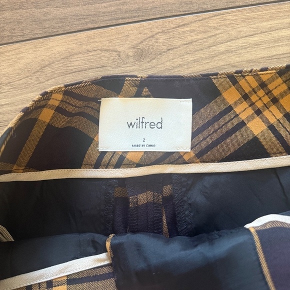 Aritzia Wilfred Size 2 | Plaid Trousers | Classic Tailored Look - Picture 2 of 5